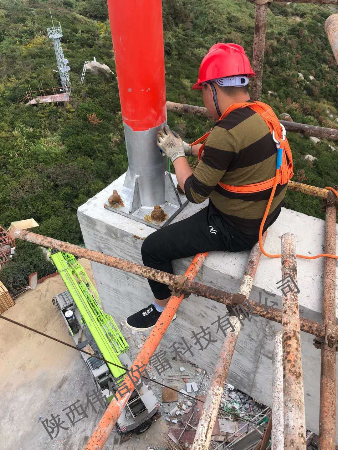 浙江舟山群岛玻璃钢避雷针安装现场1