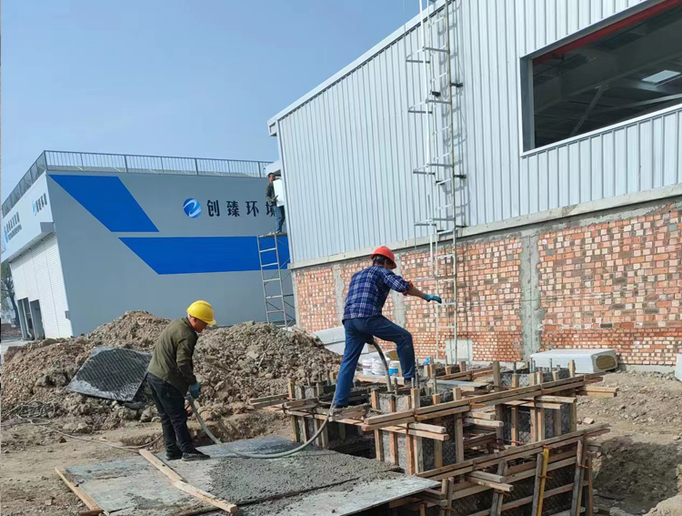 周至污泥处理中心避雷塔安装现场1